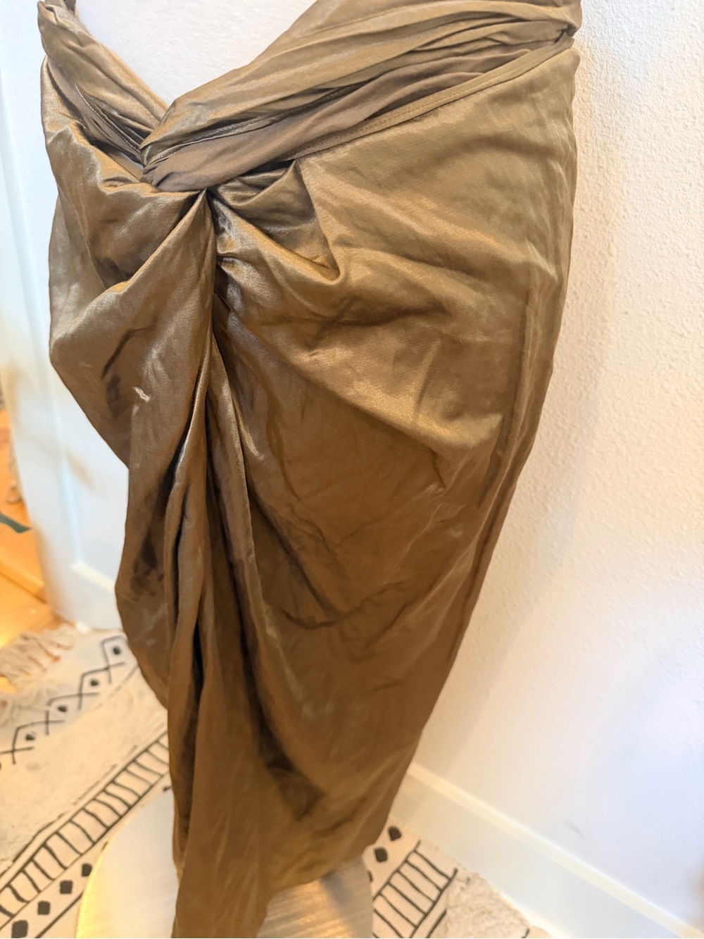 Vince Metallic Bronze Twist Front Draped Midi Skirt NWT Size 8 - Picture 4 of 10